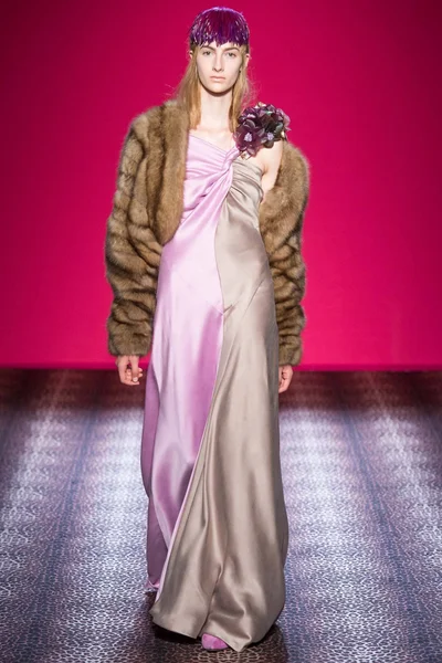 Look 19